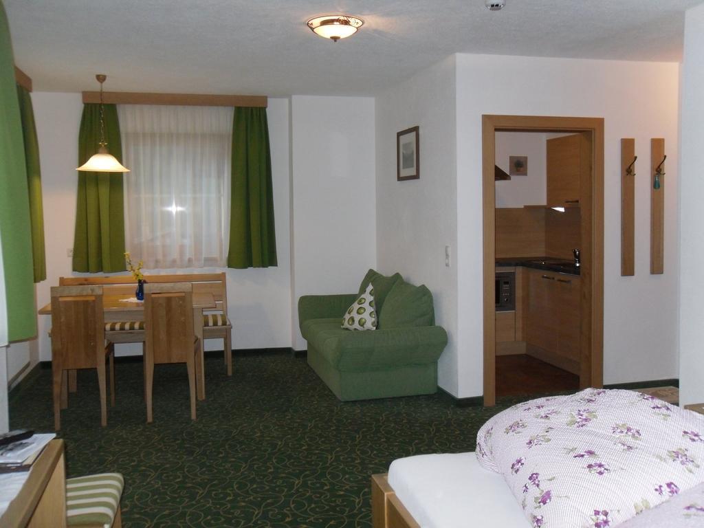 Hotel Jenneweinhof Tux Habitación foto